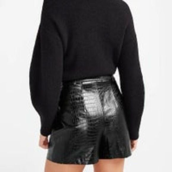Express Super High Waist Croc-Embossed Faux Leather Shorts Size 12 - Picture 4 of 14
